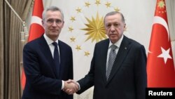 NATO-nun baş katibi Yens Stoltenberq fevralın 16-da Ankarada Türkiyə prezidenti Recep Tayyip Ərdoğanla görüşüb