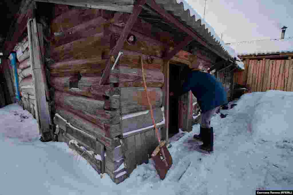 Избушка для зимовки, оставленная Терентьеву покойным батюшкой местной церкви