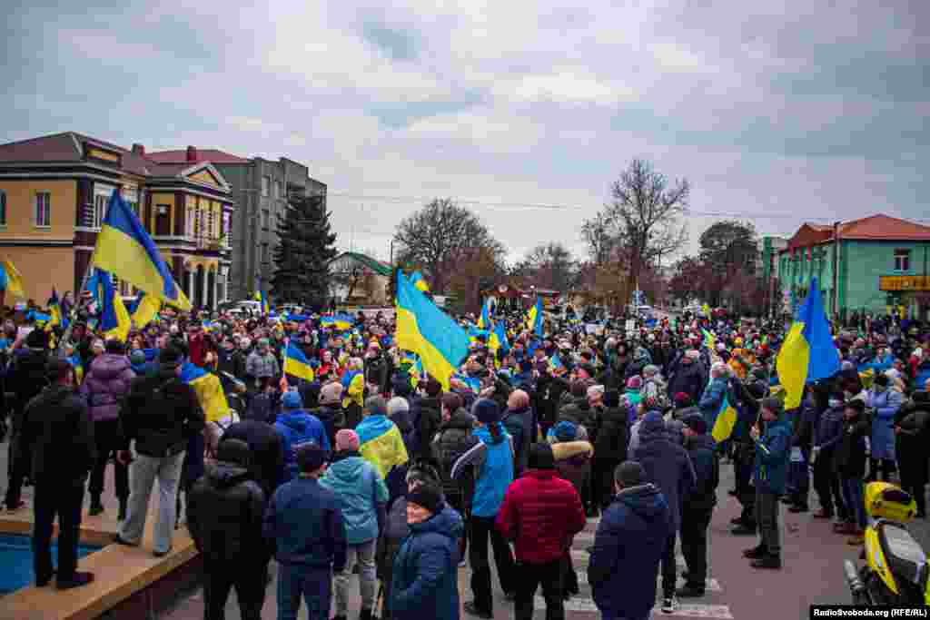 На мітинг у Генічкську 6 березня зібралися десятки людей