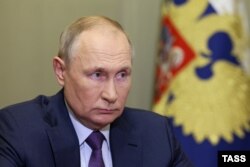 Президент Росії Володимир Путін під час зустрічі з очільником Слідчого комітету РФ Олександром Бастрикіним. Санкт-Петербург, 9 жовтня 2022 року