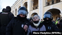 Задержание на антивоенном митинге в Петербурге