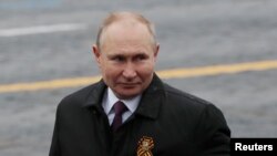 Путин на параде 9 мая