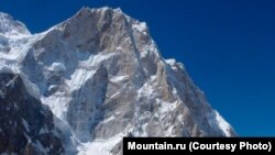 Вершина Латок 1. Северная стена. Фото mountain.ru