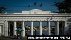 Вихід на Графську пристань у Севастополі