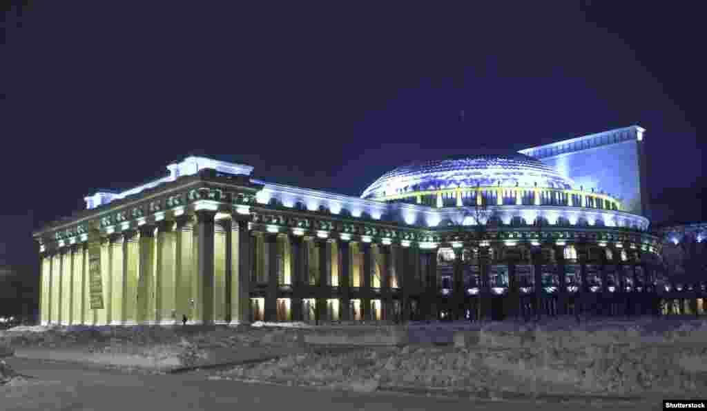 Theater of Opera and ballet, winter night, Novosibirsk