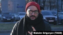 RUSSIA -- Russian film and theater director Kirill Serebrennikov, who was accused of embezzling state funds,gestures before a court hearing in Moscow, November 16, 2018