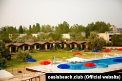 База відпочинку Oasis Beach в Лазурному