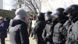 ОМОН пытался разогнать протестный лагерь в Москве