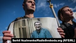 Акція на підтримку громадянського журналіста з Криму Нарімана Мемедемінова в Києві