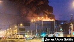 Пожар в торговом центре "Зимняя вишня" в Кемерове