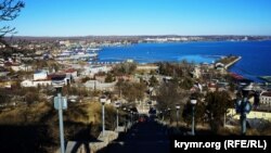 Вид на исторический центр Керчи с горы Митридат, архивное фото