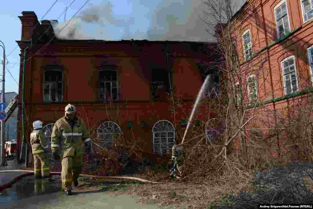 Оба здания не эксплуатировались, человеческих жертв нет