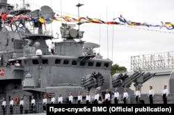 Моряки вишикувались на фрегаті на честь Дня ВМС України, 1 липня 2018 року