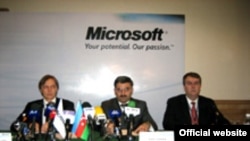 «Windows»un tərcüməsinə həsr olunmuş mətbuat konfransı, 7 aprel 2006