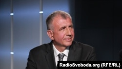 Олександр Левченко, заступник постійного представника президента України в АРК (2006-2007), надзвичайний і повноважний посол України у Хорватії та Боснії і Герцеговині (2010-2017)