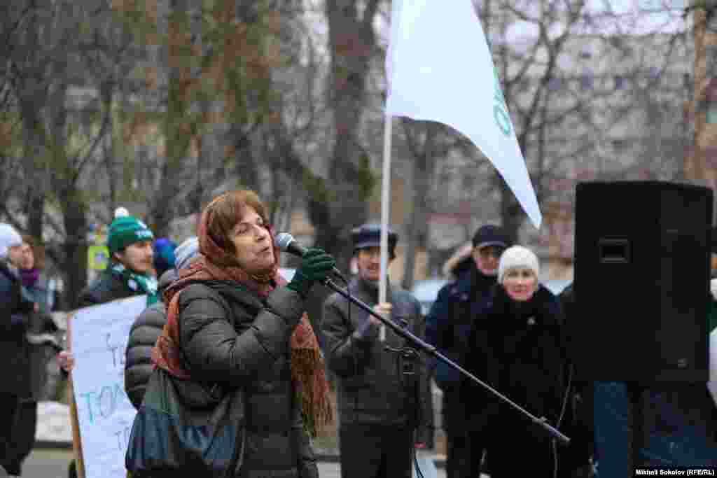 Выступает Зоя Светова (The New Times)