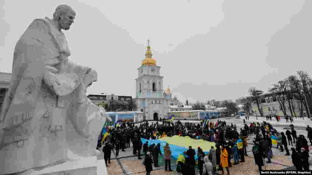 Учасники акції зібралися на Михайлівській площі в Києві