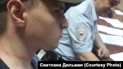 Избитый Евгений Дильман на второй день после задержания на митинге в поддержку Фургала в Комсомольске-на-Амуре