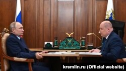 Президент Росії Володимир Путін та російський глава Севастополя Михайло Развожаєв, архівне фото