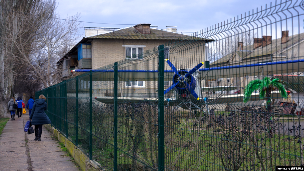 &laquo;Кукурудзник&raquo; Ан-2 за ґратами міжшкільного навчально-виробничого комбінату