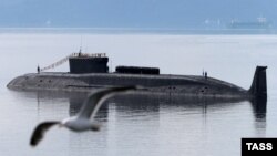 Атомная подводная лодка "Юрий Долгорукий" на базе в Североморске, где базируется глубоководная станция АС-12